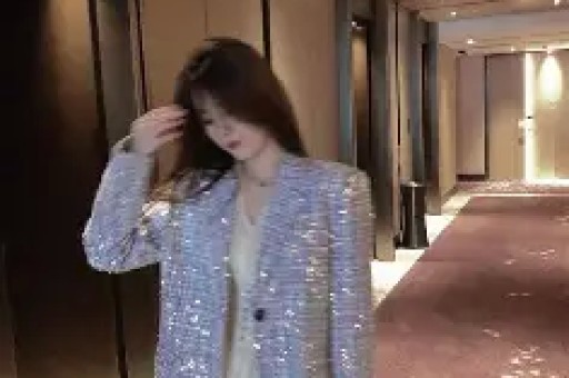 探店博主的一个“避雷贴”杀死了一家排队三小时的网红店？